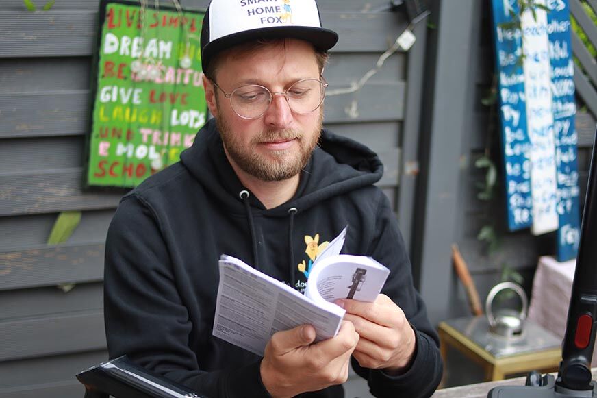 You can see the instructions for the Shark Anti Hair Wrap Flexology. 